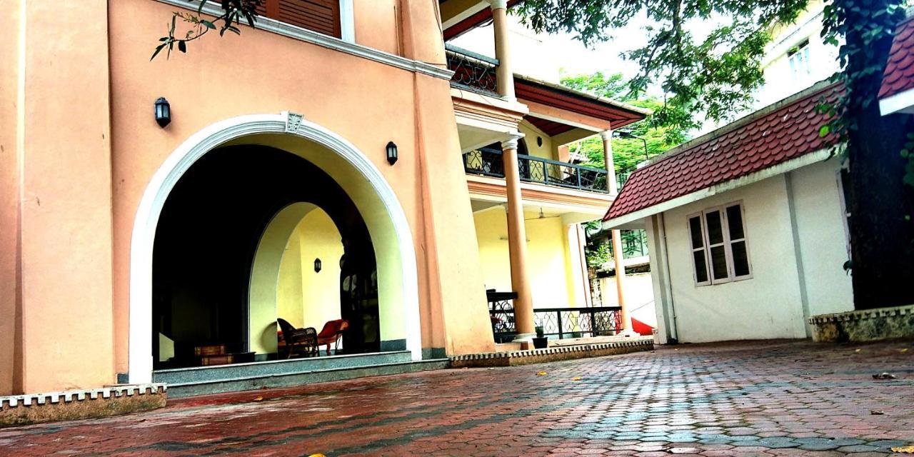 Ballard Bungalow Hotel Kochi Bagian luar foto